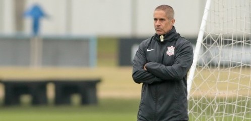 Sylvinho é o novo treinador da Albânia