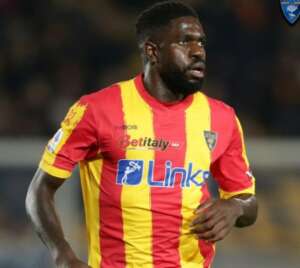 Umtiti é vítima de racismo da torcida da Lazio e ganha apoio da Fifa e de clubes