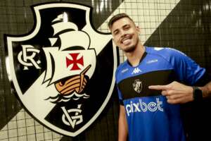 Carioca: Vasco anuncia goleiro Ivan, ex-Corinthians, e renova com Alex Teixeira e jovens
