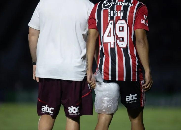 Erison sofre lesão e vira desfalque do São Paulo para clássico com o Santos