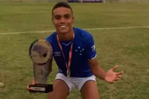 Filho de Ronaldinho Gaúcho deve se juntar ao Barcelona