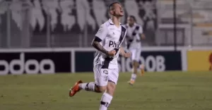 Figueirense deve anunciar Guilherme Pato, ex-Ponte Preta, em breve