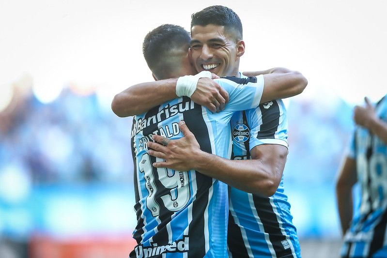 GAÚCHO: Grêmio bate Avenida e mantém campanha perfeita em dia sem gol de Suárez