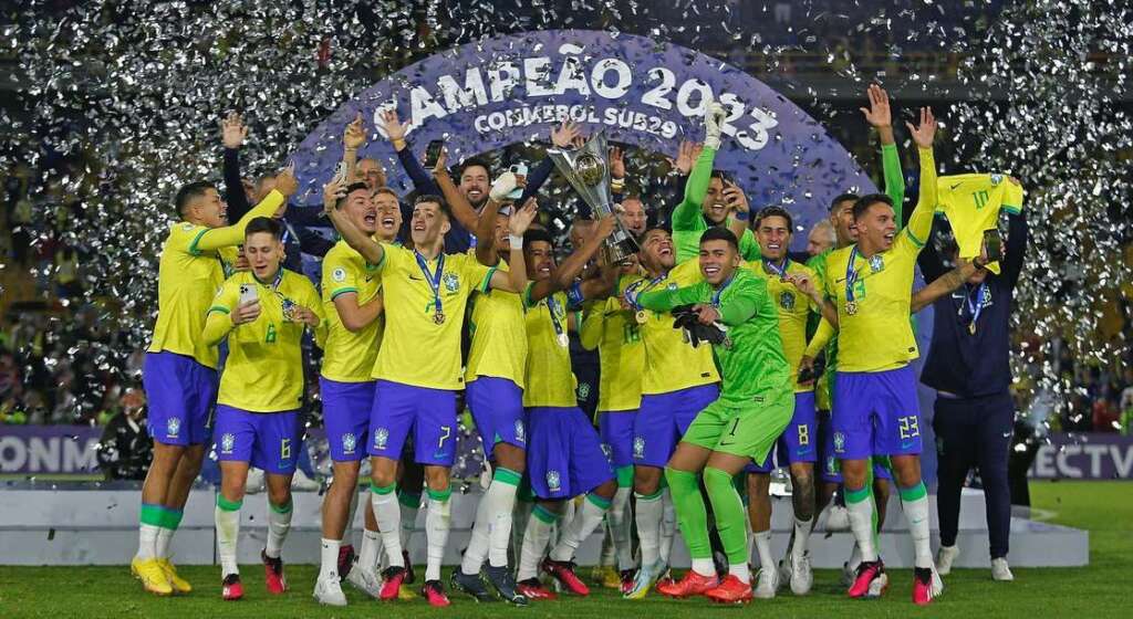 Com gols no fim e confusão, Brasil é campeão Sul-Americano Sub-20