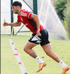 Paulistão: Calleri e Rafinha iniciam treinos no campo por volta na estreia do Brasileirão