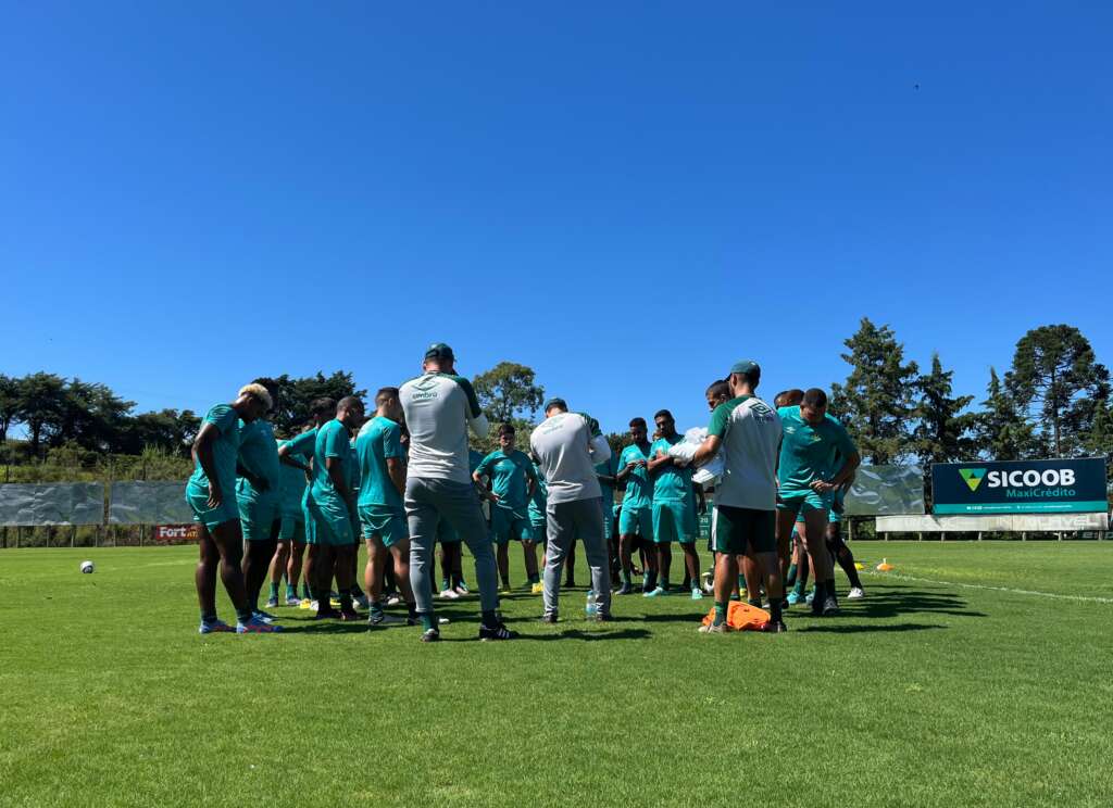 Catarinense: Pivetti cobra setor ofensivo em empate, mas vê Chapecoense no caminho certo