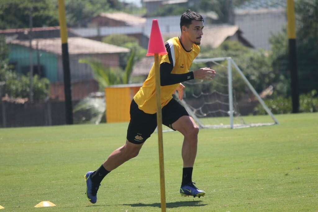 Zagueiro cobra melhora do Criciúma como mandante no Catarinense: ‘Deixando a desejar’