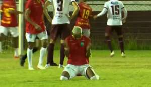 CAPIXABA: Com gol no fim e confusão, Desportiva Ferroviária e Vilavelhense ficam no empate