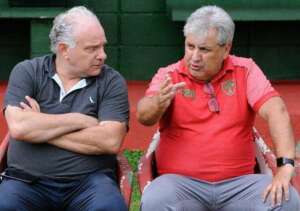 Que barra pesada com a Portuguesa, hein Gilson Kleina!