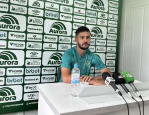 Catarinense: Giovanni Pavani tem lesão confirmada na coxa e é mais um desfalque da Chapecoense