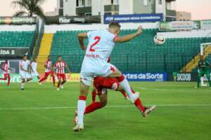 CATARINENSE: Hercílio Luz assume a liderança com tropeço do Brusque