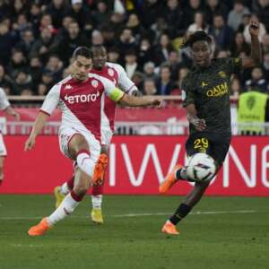 FRANCÊS: Sem Messi e Mbappé, PSG perde do Monaco, mas escapa de sofrer goleada