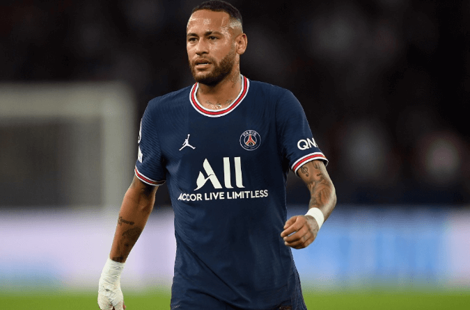 Neymar volta aos treinamentos e deve reforçar o PSG na Copa da França