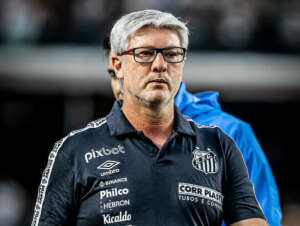 Odair reconhece pressão no Santos: 'Não é hora de apontar o dedo'
