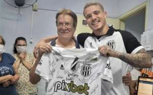 Dos Anjos agrega virtudes ofensivas a Léo Naldi na Ponte Preta