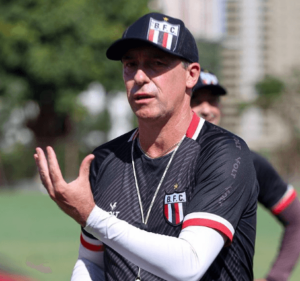 Paulistão: Treinador do Botafogo-SP convoca torcedor após derrota