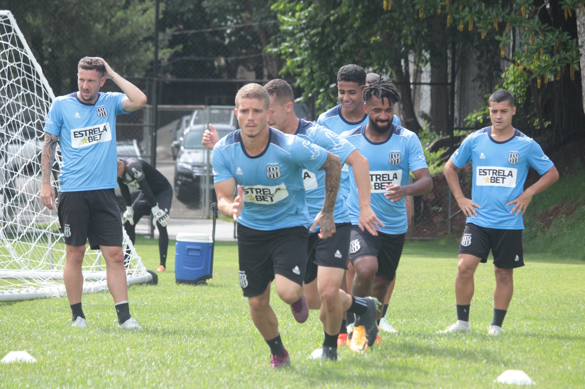 Ponte Preta quer disparar na liderança