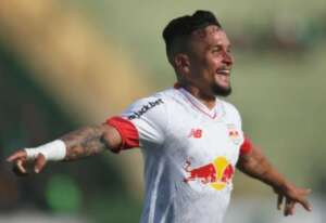 Palmeiras acerta detalhes com RB Bragantino para anunciar Artur por R$ 45 milhões