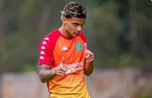 Debandada? Richard Ríos não treina e deve selar saída do Guarani