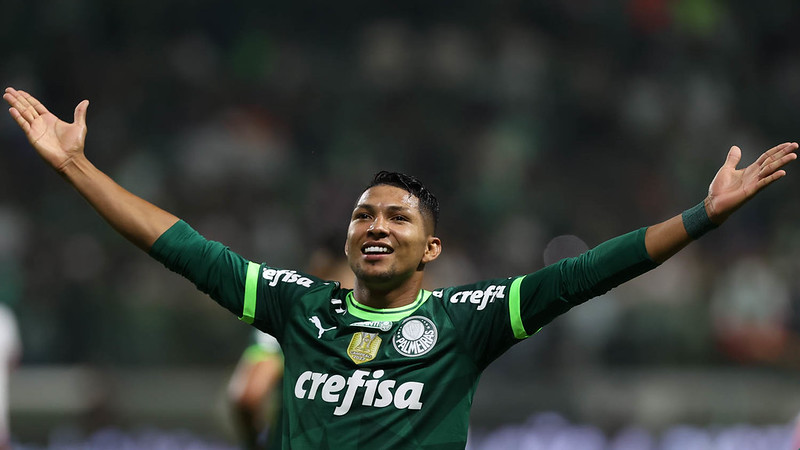 Rony marca e coloca Palmeiras na lideranca do grupo D