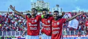 Pode isso? Igor Bahia, atacante do Sergipe, viraliza ao festejar gol na arquibancada