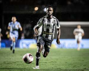 João Paulo quer Santos de cabeça erguida após derrota: 'Sem tempo para lamentar'