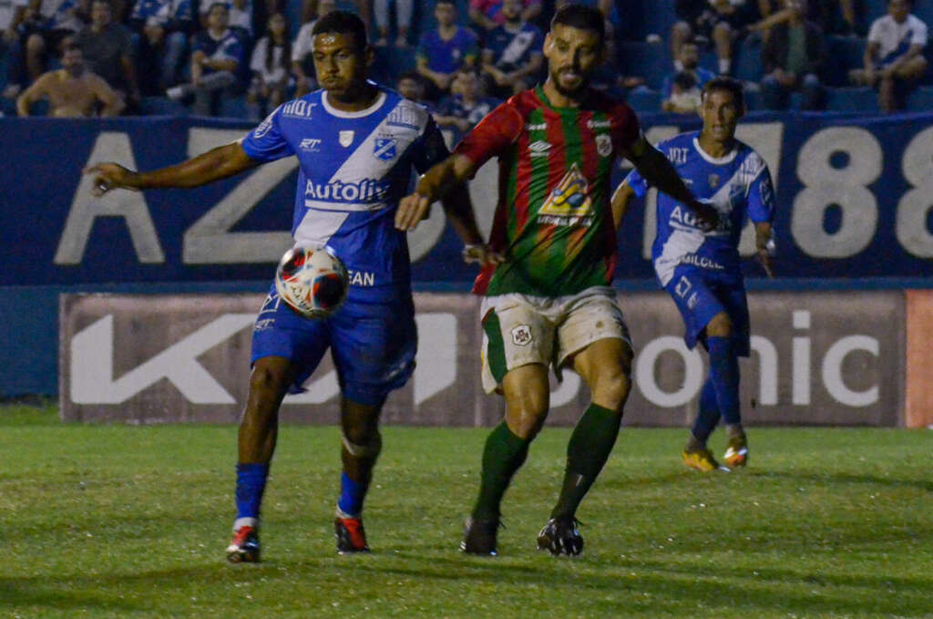 Taubaté 2 x 1 Portuguesa Santista - Burro empaca a Briosa e se firma no G-8 da A2 2 TAUBATE