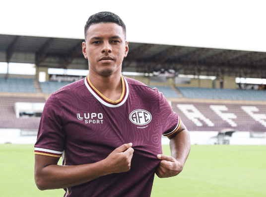 Atacante Tailson, ex-Santos, é o novo reforço do Náutico - Clube