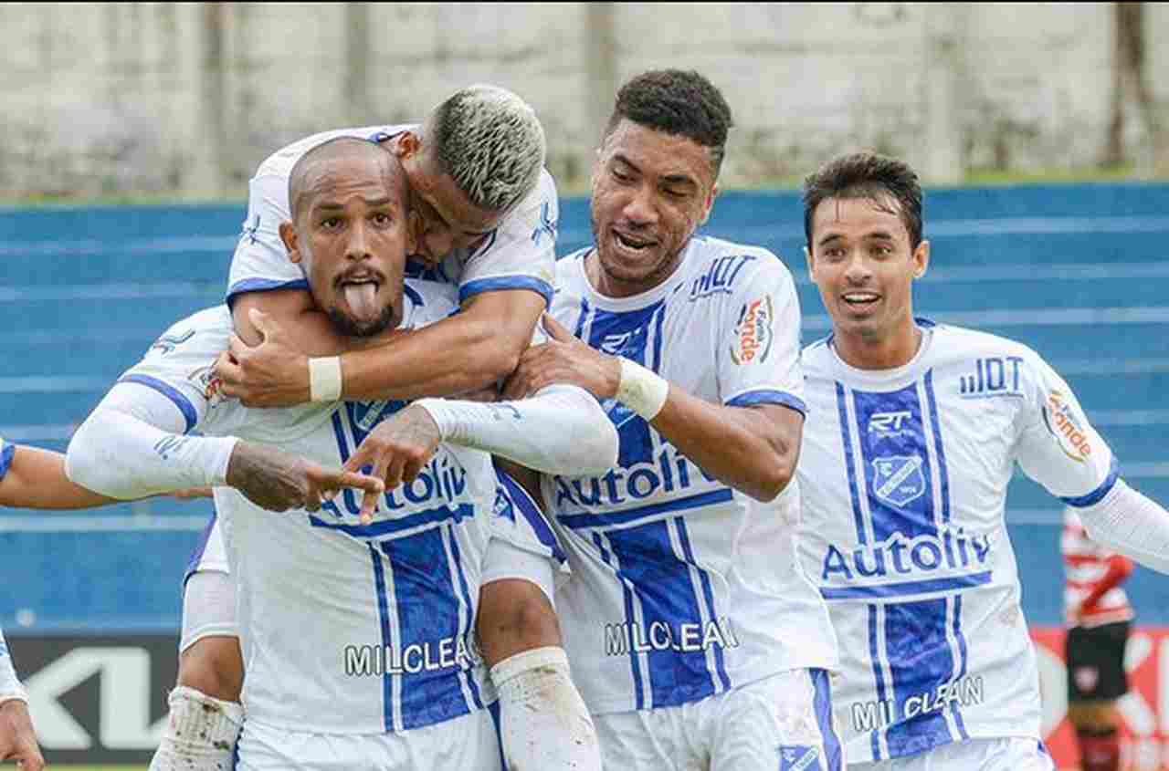 Taubate vence Linense e Entra no G8 do Paulista A2 Easy Resize.com