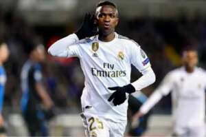 Espanhol: Modric e Ancelotti dão apoio a Vini Jr contra racistas