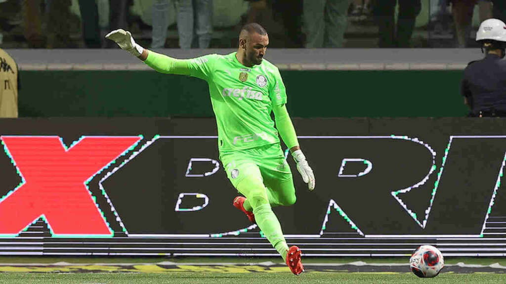 Paulistão: Weverton brilha no Palmeiras e celebra outro ‘baliza zero’
