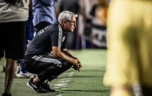 Copa do Brasil: Odair contesta atuação do VAR após gol anulado: 'Gol legítimo do Santos'