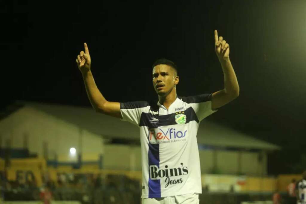 PIAUIENSE: Altos sofre, mas vence Comercial em Campo Maior 2 Altos vence o Comercial pelo Piauiense (Foto: Arnaldo Alves / AA Altos)