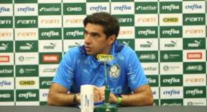 Abel aponta erros do Palmeiras no dérbi: 'Se fosse eliminatória, pagaríamos caro'