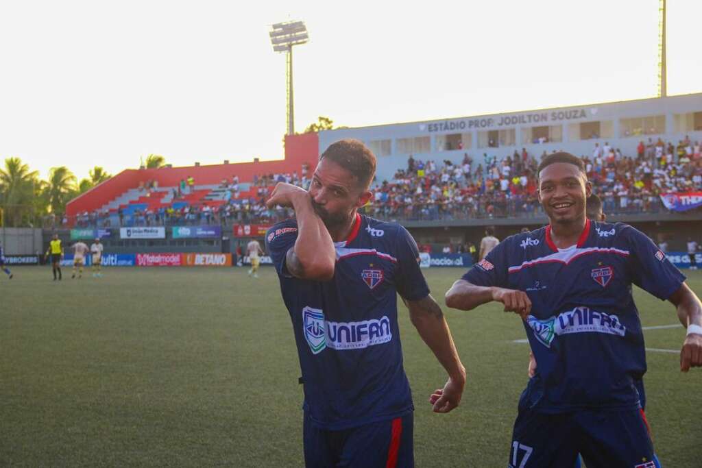 BAIANO: Definidos os classificados às semifinais e rebaixados. Confira! 3 Bahia de Feira vence e escapa do rebaixamento no Baiano (Foto: Divulgação / Bahia de Feira)