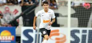 Goiano: Atlético encaminha acerto com Araos, ex-Corinthians