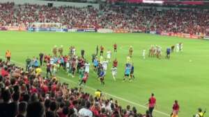 Paranaense: 14 pessoas serão denunciadas por briga no clássico Atletiba