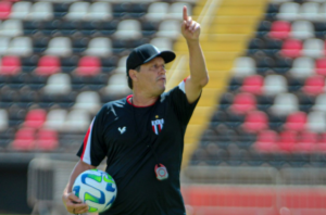 Paulistão: Após 1º treino, Adilson Batista promete Botafogo 