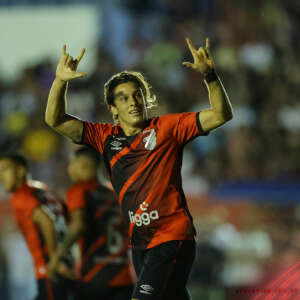 PARANAENSE: Athletico e Operário vencem e lideram