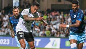 PARANAENSE: Coritiba e Operário vencem e Foz do Iguaçu é o primeiro rebaixado