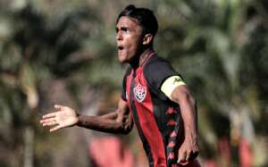 Baiano: Vitória rescinde com volante Figueiredo