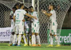 MATO-GROSSENSE: Com hat-trick, Cuiabá vira e segue com 100% de aproveitamento