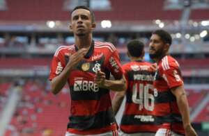 Botafogo 0 x 1 Flamengo - Gol relâmpago e folga na liderança do Carioca