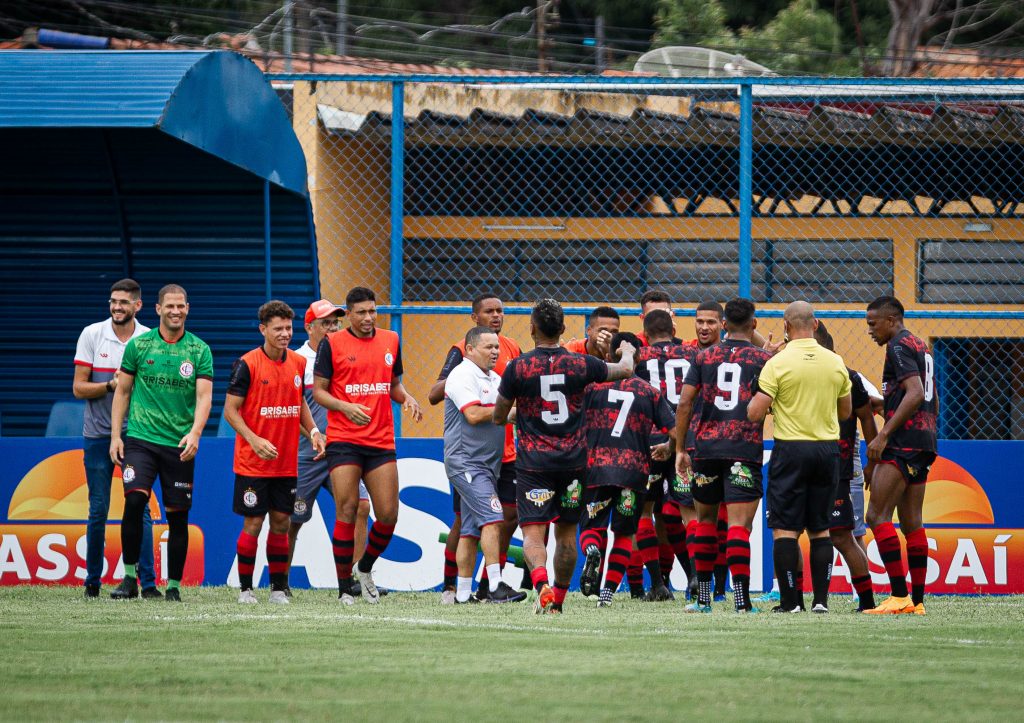 Campinense-PB vence o Fluminense-PI pela Copa do Nordeste (Foto: Weslley Douglas / Fluminense EC)