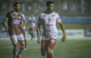 GOIANO: Anápolis e Vila Nova empatam ida das quartas, marcada por forte chuva