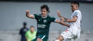 GOIANO: Goiás faz 8 no Goiânia; Atlético também larga bem nas quartas