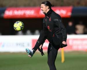 Ibrahimovic volta ao Milan e mantém as polêmicas: 'Ainda sou Deus, o número 1'