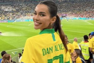 Mulher de Daniel Alves vai à prisão e descarta divórcio