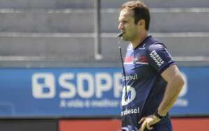 Thiago Carvalho, técnico do Caxias, critica árbitro após empate com Brasil de Pelotas