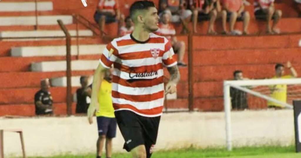 Público tem sido pequeno em Lins; arquibancada custa R$ 50